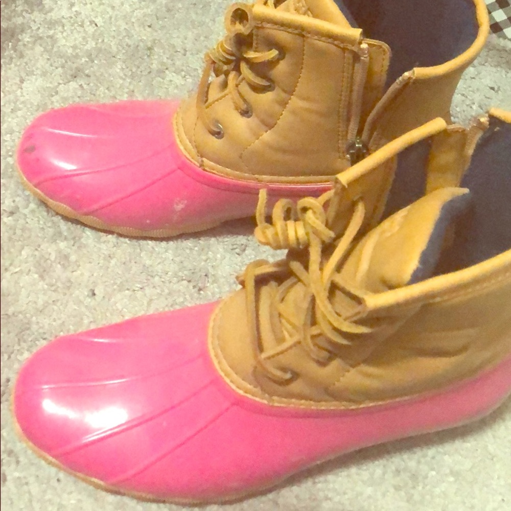 Girls pink and tan Sperry duck boots, gently used